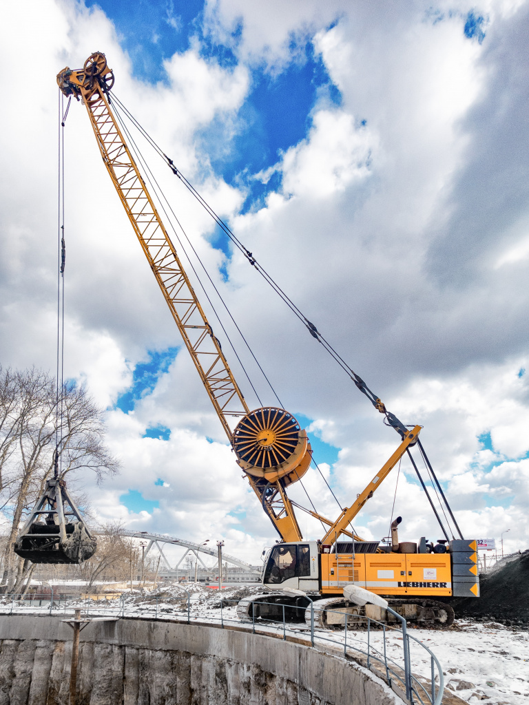 2 полоса - Liebherr HS 855 HD c грейфером 1.JPG