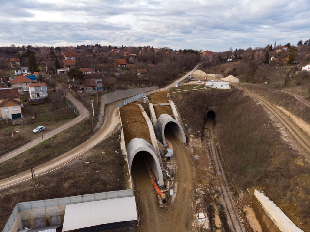 2 полоса - Проекты в Сербии - Вид на северные порталы тоннелей «Чортановцы» (2) (1).jpg